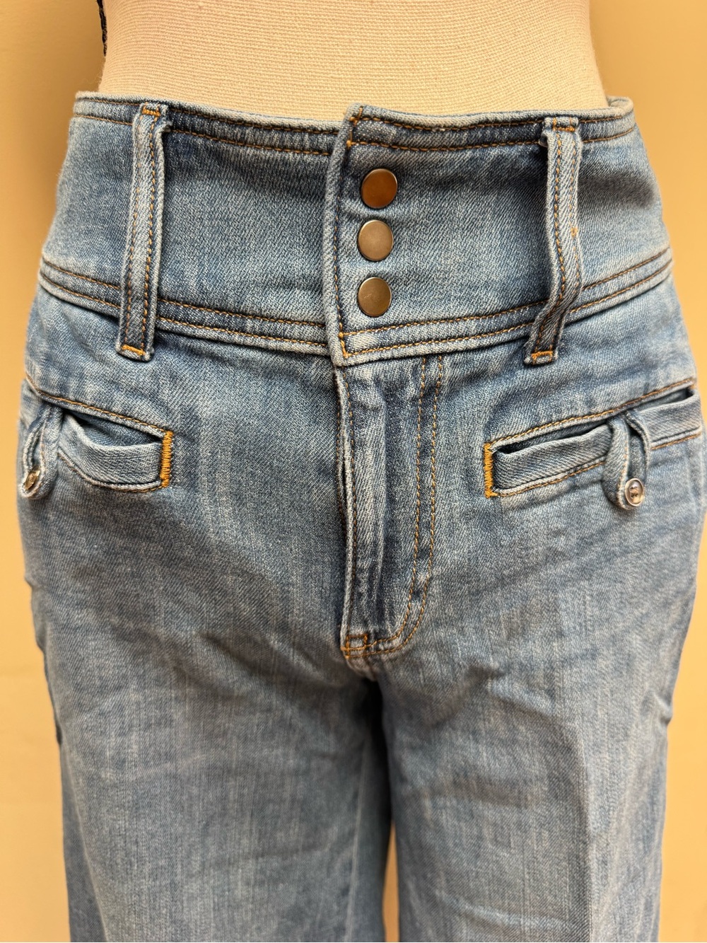 Pilcro High-Rise Wide-Leg Cropped Jeans in Medium Blue - Picture 8 of 9